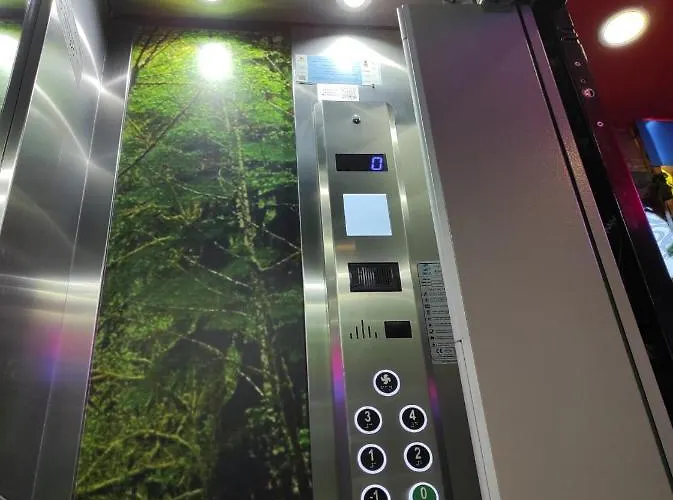 Marvel Suites- Adults Only 酒店 3*